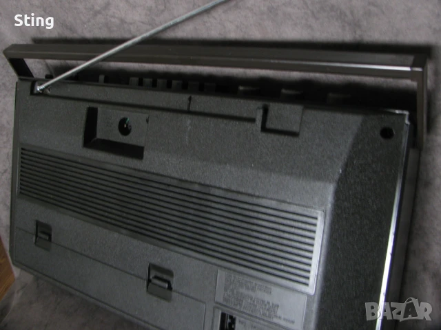 GRUNDIG RR 440 GHETTOBLASTER BOOMBOX Як Радиоприемник от 1980 г ., снимка 4 - Радиокасетофони, транзистори - 50506368