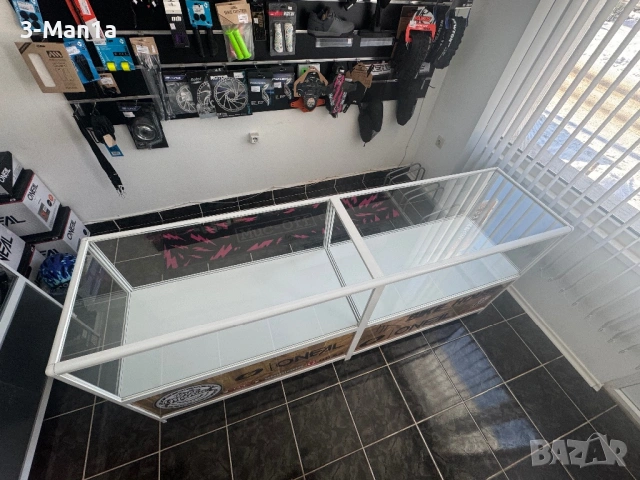 Стъклени витрини 2 броя за магазин / сервиз и други, снимка 3 - Секции и витрини - 53071023