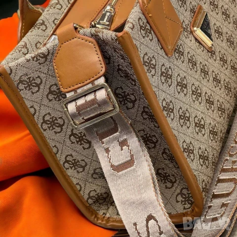 чанти guess, снимка 6 - Чанти - 51419688