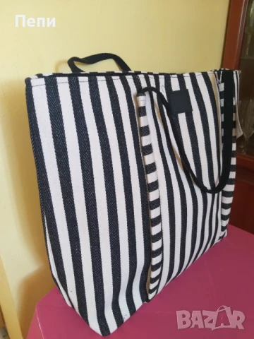 Голяма плажна чанта, снимка 5 - Чанти - 50532213