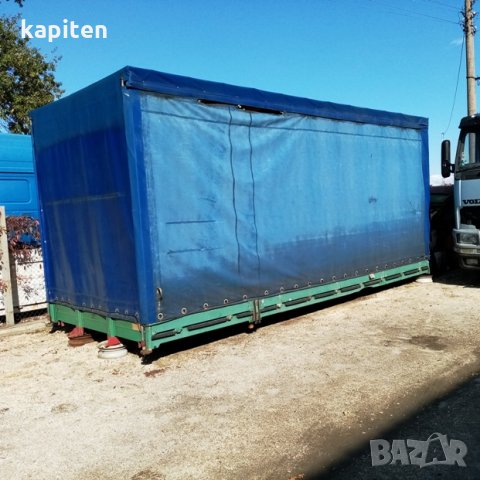 каросария със щори 