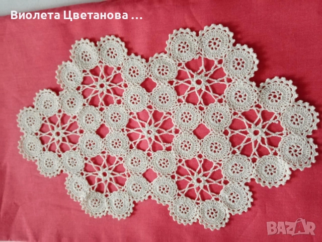 Ръчно плетена на една кука салфетка