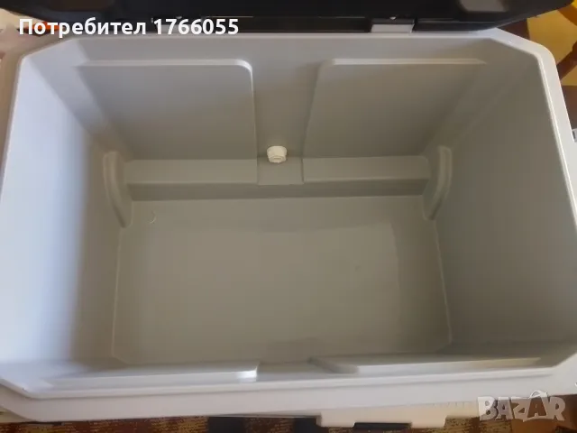 Хладилна чанта на колела Igloo 60 QT Sunset  -леки външни забележки, снимка 11 - Хладилни чанти - 50019256