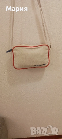 Дамска спортна чанта Adidas , снимка 2 - Чанти - 52678200