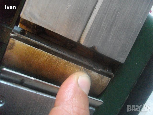 900 Вата-Швейцария-Бош-Електрическо Оригинално Ренде-BOSCH PHO30-82-Стружуване 3 мм-Нож 82 мм, снимка 16 - Други инструменти - 36833099