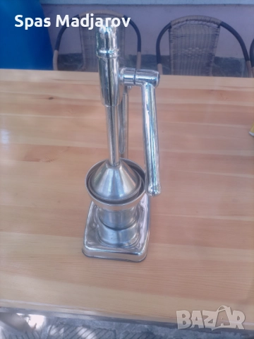 Ръчна сокоизтисквачка , снимка 4 - Сокоизстисквачки и цитрус преси - 51641432