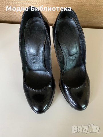 Черни обувки на ток от естествен лак