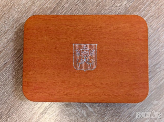 Пруф сет Ватикана 2013 година в Кутия, снимка 2 - Нумизматика и бонистика - 54060861