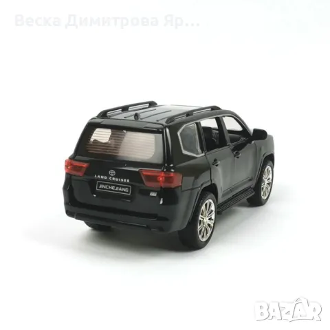 Реалистичен метален джип 1:24 - Звук и светлина за истинско приключение, снимка 2 - Коли, камиони, мотори, писти - 48682400