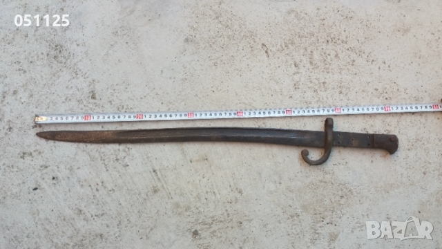 Щик, нож, байонет - огромен 