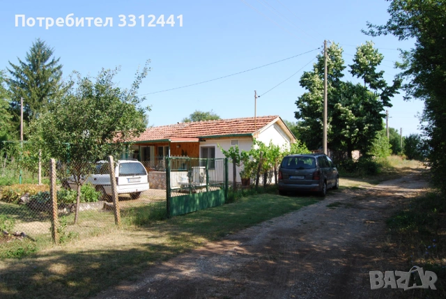 Къща с два парцела, на 50 км от София, снимка 2 - Къщи - 54125967