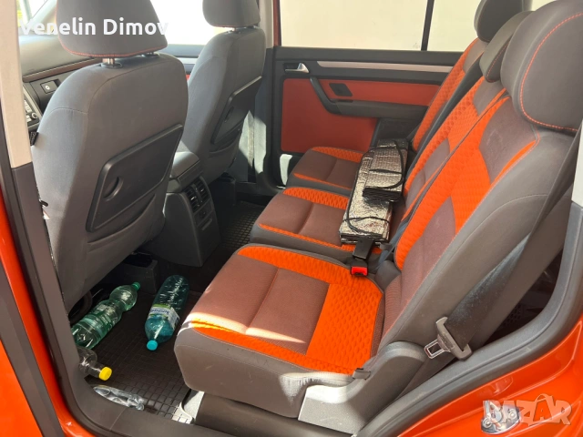 VW Touran CROSS 1.9 105, снимка 10 - Автомобили и джипове - 54348679