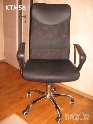 Продавам офис стол BILLUM 