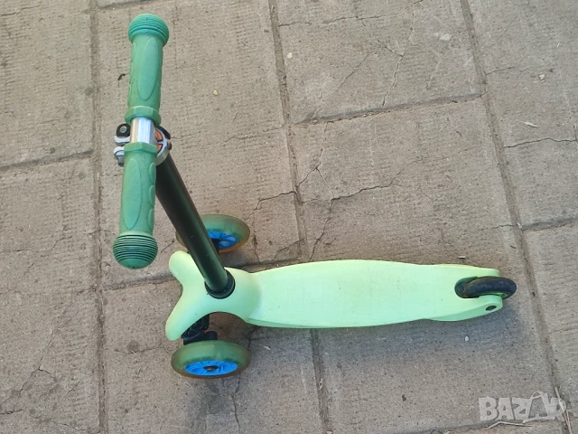 Детска тротинетка със светещи колела, снимка 3 - Скутери и тротинетки - 51356929