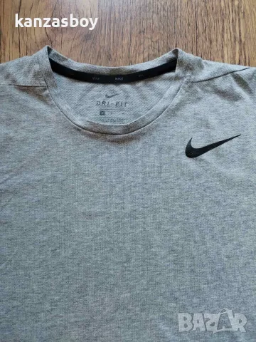 nike dri fit - страхотна мъжка тениска M, снимка 2 - Тениски - 56018555