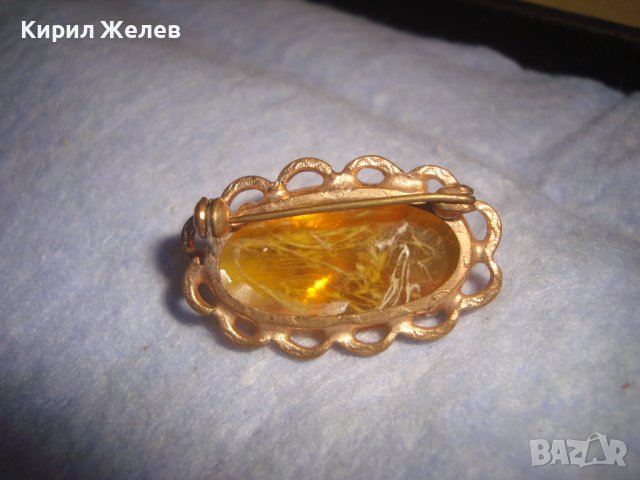 СТАРА ПОЗЛАТЕНА РЕТРО БРОШКА ТОПЕН КЕХЛИБАР / КАТАЛИН ЕСТЕСТВЕНА СМОЛА МАЙСТОРСКО ВИНТИДЖ БИЖУ 71381, снимка 12 - Антикварни и старинни предмети - 37395577