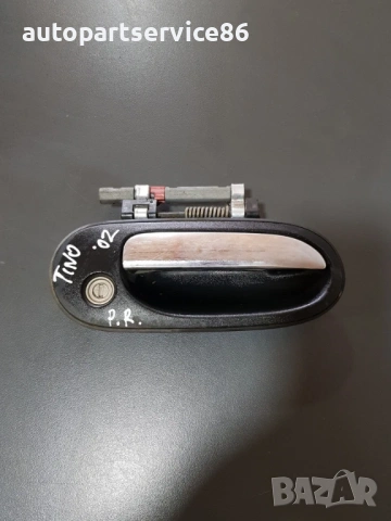 Външна дръжка за предна дясна врата черна за Nissan Almera Tino (2004)