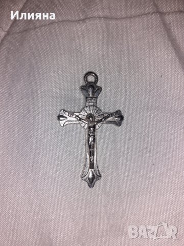 Кръст висулка, снимка 1 - Колиета, медальони, синджири - 35614483