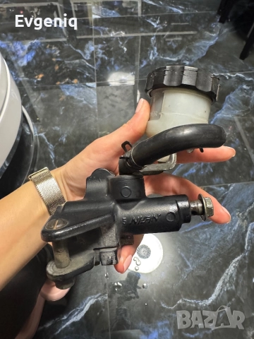 Спирачна система nisin ,беше на кавазаки нинджа 636 2018г,после разбрах че е от сузуки 