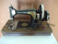 Шевна машина "Helvetia" ръчна стара работеща, снимка 2