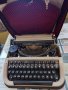 Пишеща машина, снимка 1 - Антикварни и старинни предмети - 42841201
