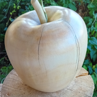 Две ябълки. Дърворезба., снимка 11 - Декорация за дома - 44549670