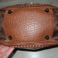 Moschino оригинална дамска чанта, снимка 8 - Чанти - 40241949