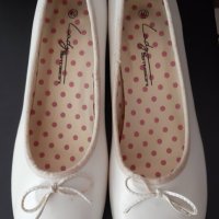 Продавам нови дамски обувки , снимка 2 - Дамски ежедневни обувки - 31989539