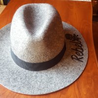 Вълнена шапка Rebel Fedora Moonee, Silvian Heach Collection, размер 59, снимка 3 - Шапки - 37431655