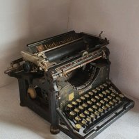Пишеща машина, снимка 5 - Антикварни и старинни предмети - 30420963