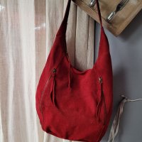 LA REDOUTE  естествен велур червена чанта,тип торба, made in INDIA , снимка 1 - Чанти - 40820737