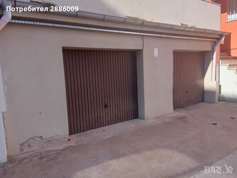 ЧАСТНО ЛИЦЕ продава двоен гараж 44кв с ток, снимка 1