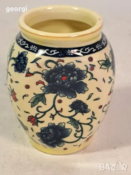 малка китайска порцеланова вазичка 22/2, снимка 1