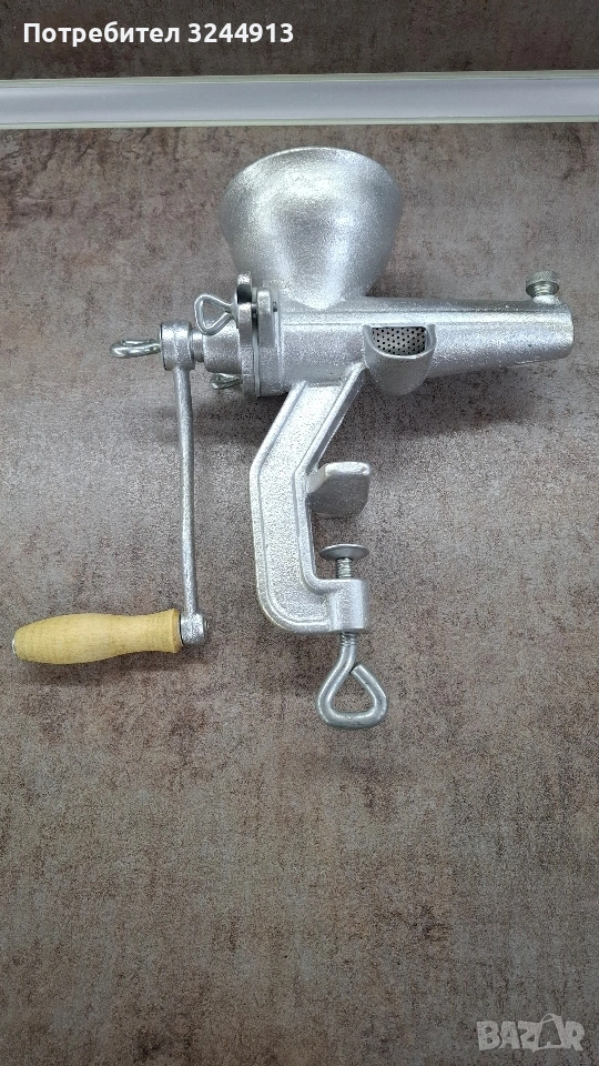 Стара машинка за мелене на домати , снимка 1