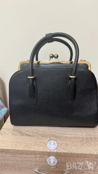 6 броя дамски чанти по 10лв., снимка 1