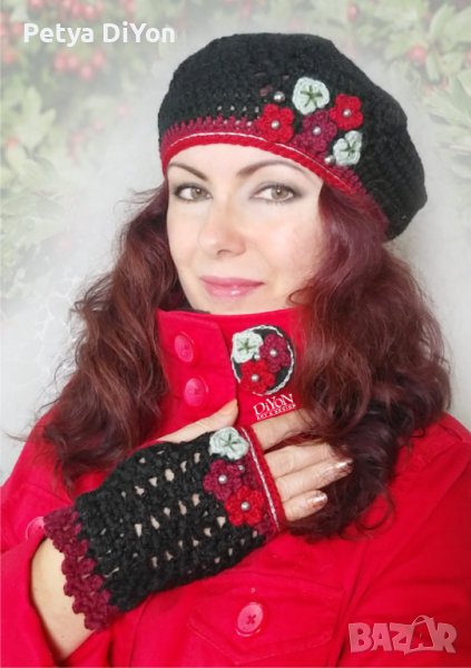 Ръчно плетен комплект за дами от шапка тип барета ръкавици и брошка в черно и червено, снимка 1
