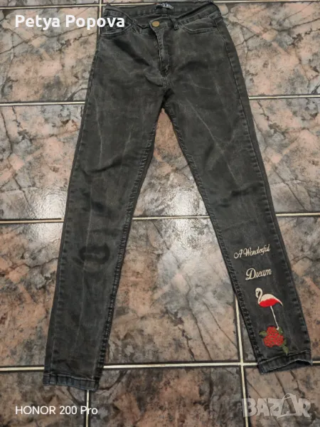 Дънки с бродерия на крачола, снимка 1