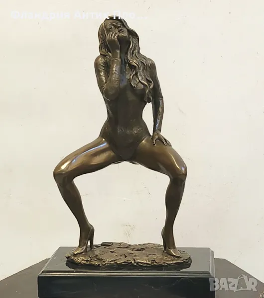 Бронзова скулптура „Експресия“ върху мраморна основа, снимка 1