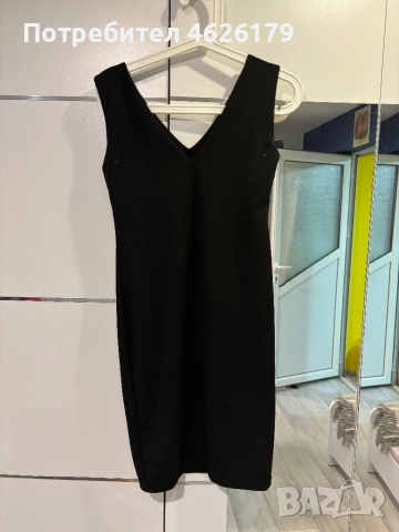 Черна рокля M