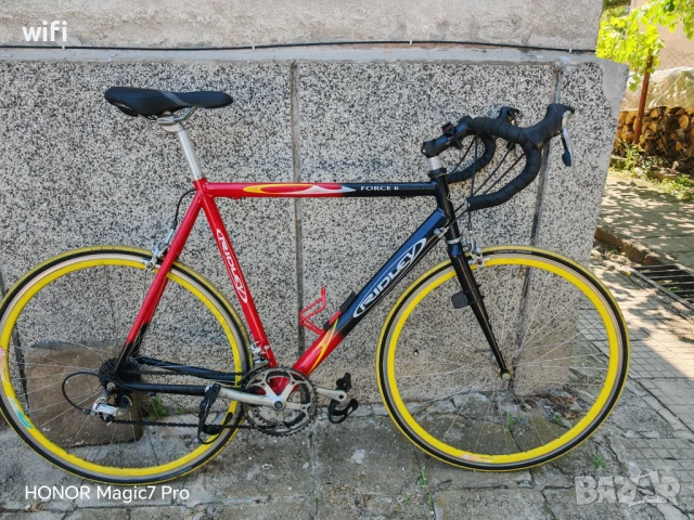 Велосипед в отлично състояние, шосейка, рамка 57, нова седалка.