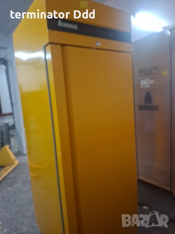 Професионален хладилник