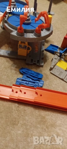 Писти Хот Уилс и елементи за свързване , снимка 2 - Коли, камиони, мотори, писти - 52726549