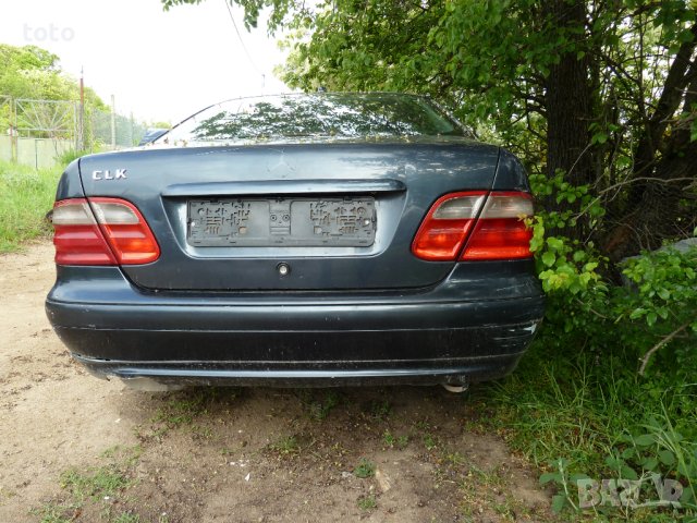 Mercedes-Benz CLK 200 2.0 kompresor, снимка 2 - Автомобили и джипове - 40685351