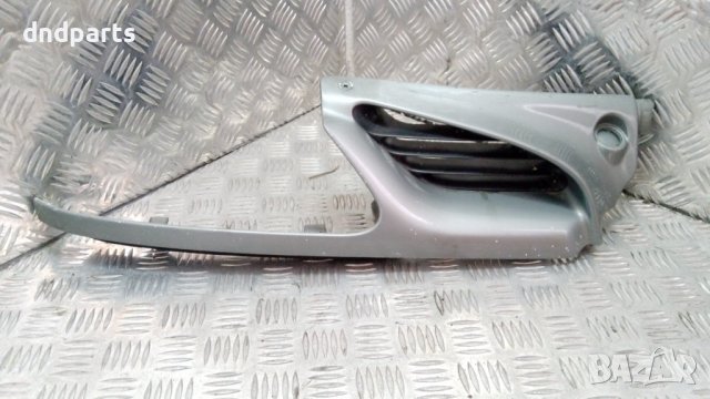 Решетка Renault Megane Scenic 1.6i 90кс. 1997г.