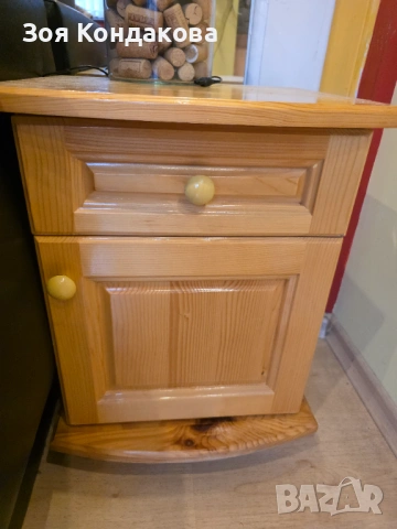 Нощно шкафче дървено
