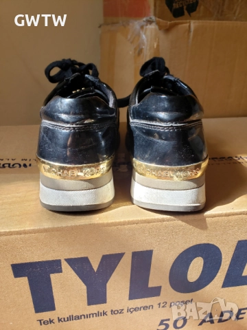 Michael Kors черни сникърси, снимка 3 - Маратонки - 51795241