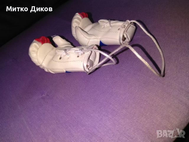 Боксови ръкавици за огледало на кола -люлеещи се -за украса-92х50х40мм, снимка 3 - Аксесоари и консумативи - 44435477