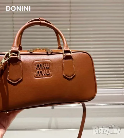 Дамска чанта miumiu, кожа , снимка 3 - Чанти - 55890218
