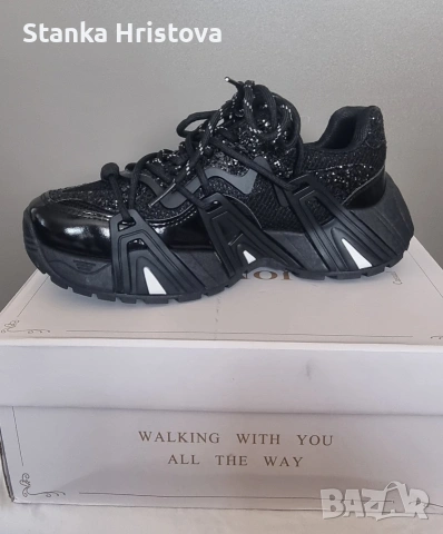 Дамски маратонки. , снимка 2 - Маратонки - 54351826