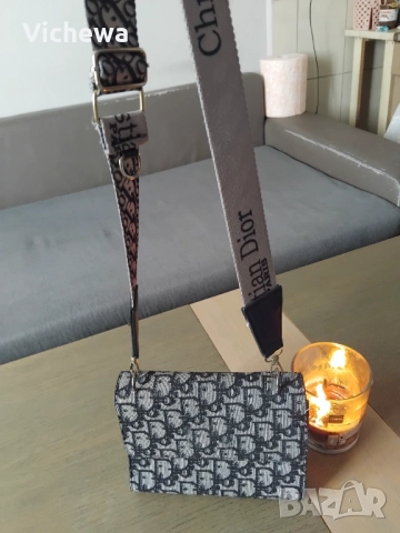 Дамска чанта, снимка 2 - Чанти - 52081188